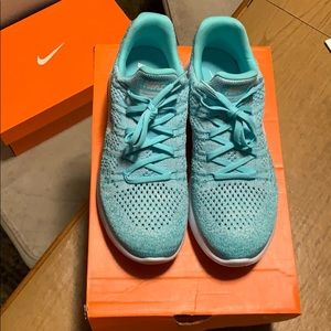 W NIKE LUNAREPIC LOW FLYKNIT 2